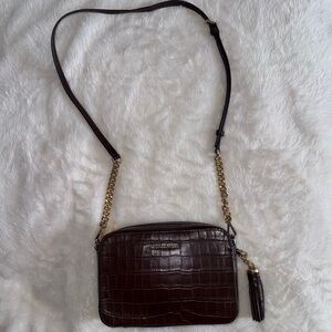 Elegant Brown Croc-Embossed Crossbody Bag